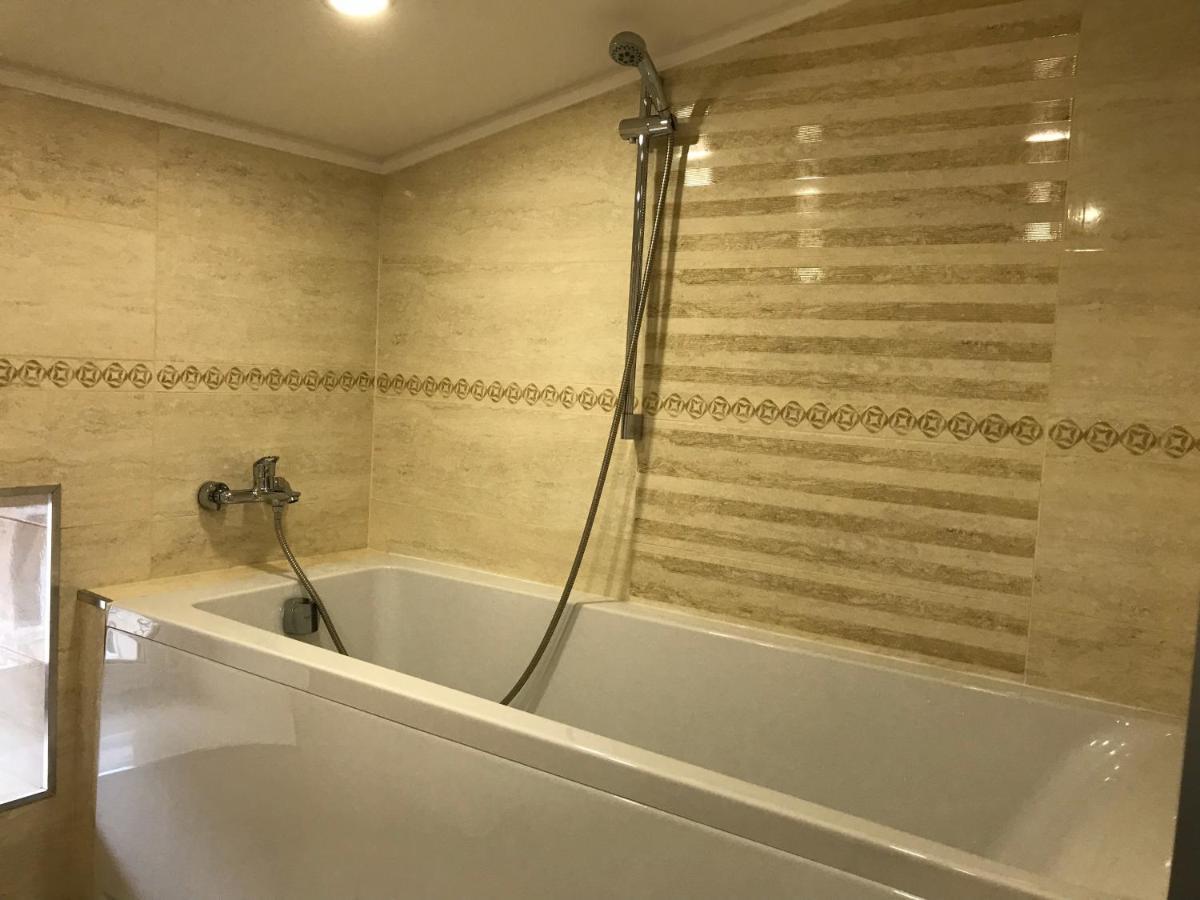 Romantic Lux Vivaldi Suite Svobode Avenue 39 ลวีฟ ภายนอก รูปภาพ